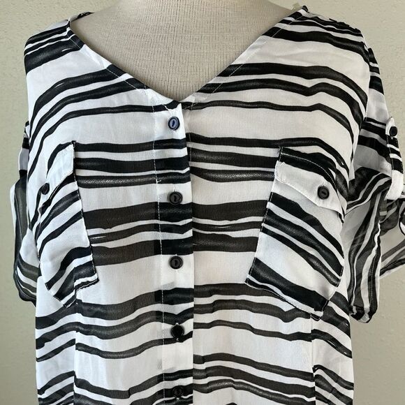 NWT JW Styles Sheer Button Down Shirt Size M - Picture 2 of 9